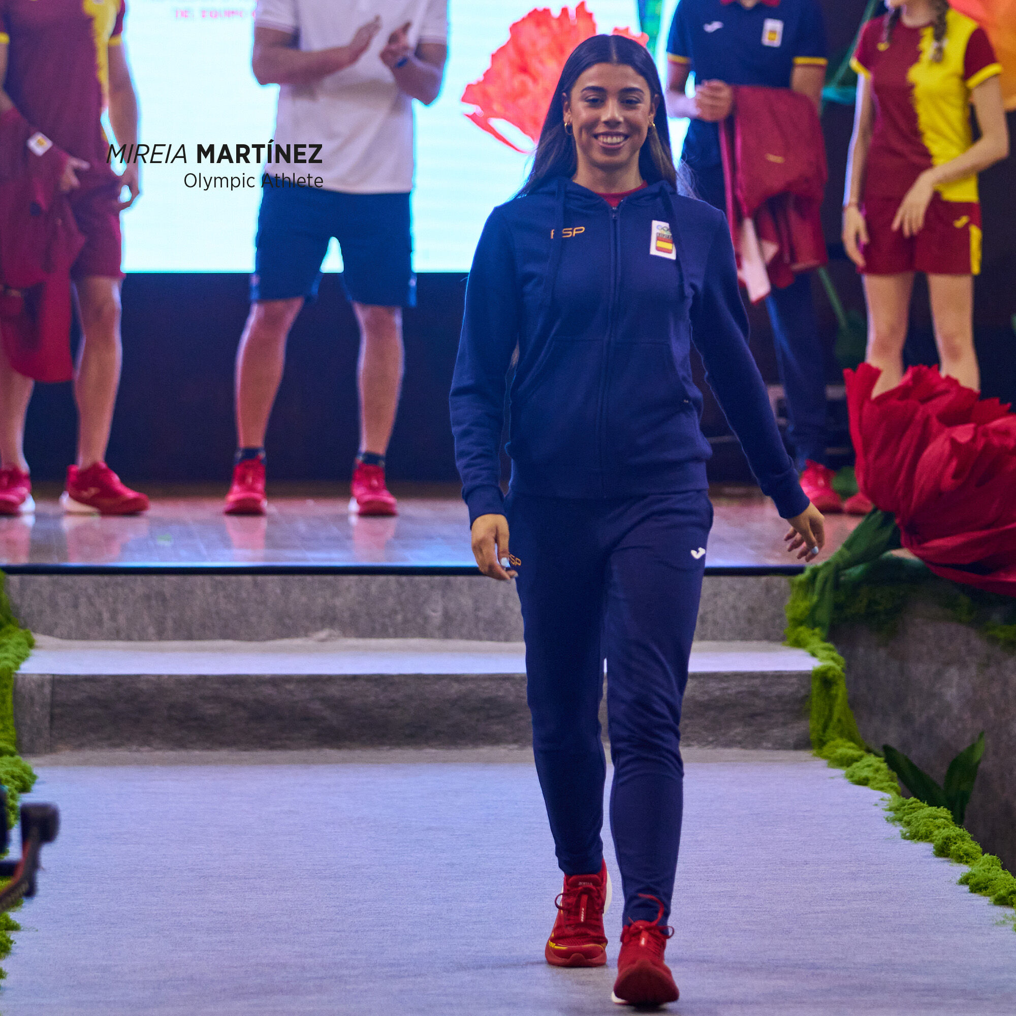 CHAQUETA CON CAPUCHA MUJER  PASEO C COMITE OLIMPICO ESPAÑOL