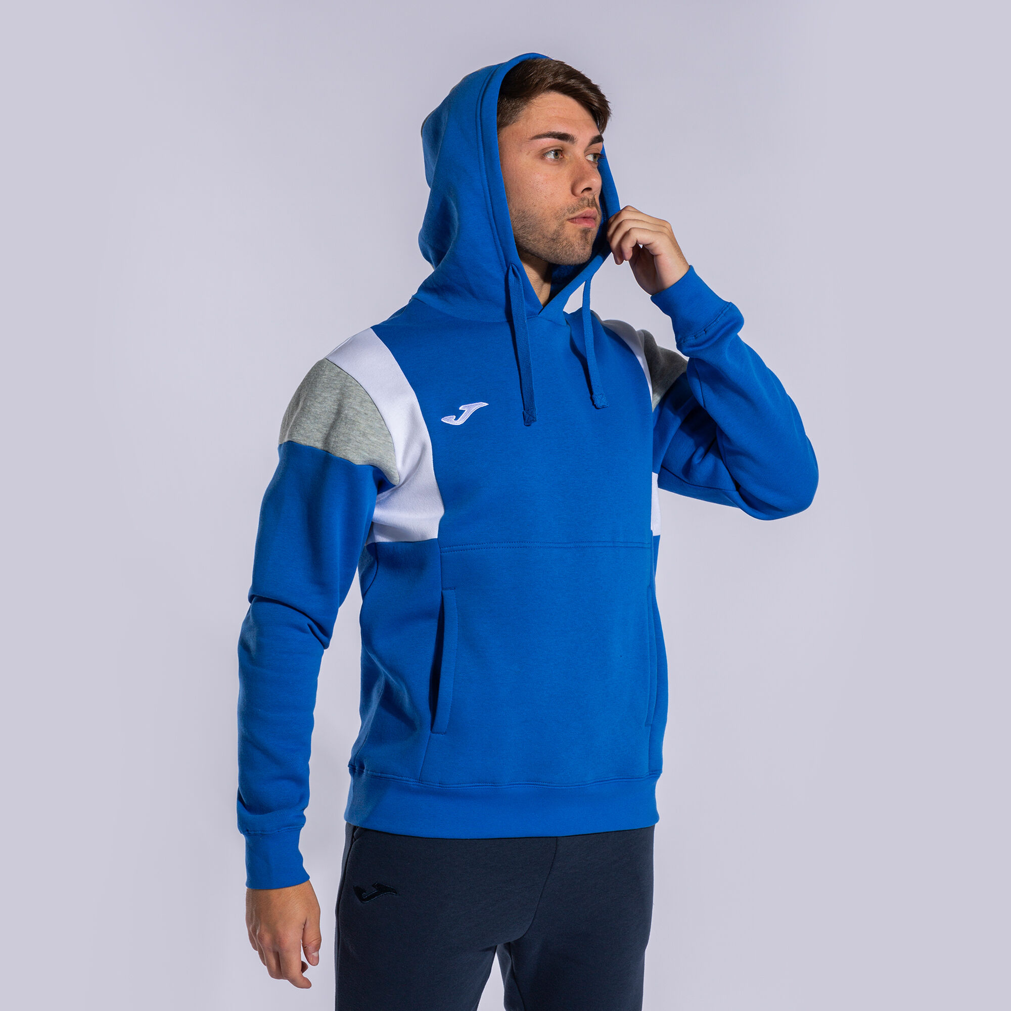 SUDADERA CON CAPUCHA CONFORT III